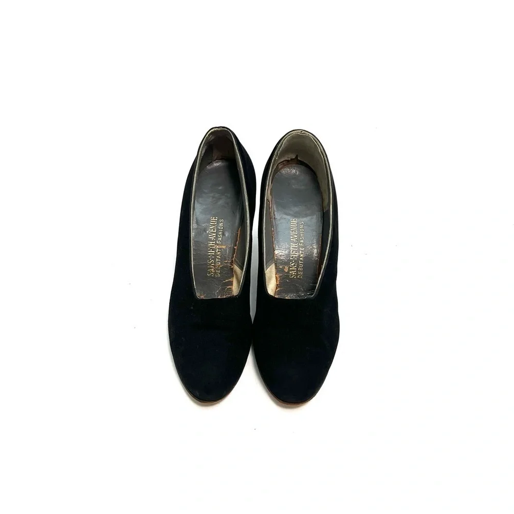 Vintage 1950s black suede classic slip on pumps